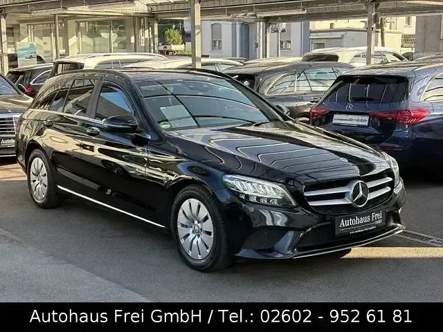 Gebraucht Mercedes C220 194 PS (142 kW) 2021 Schwarz Limousine