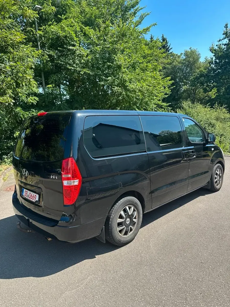 Gebraucht Hyundai H-1 170 PS (125 kW) 2008 Schwarz Van / Kleinbus