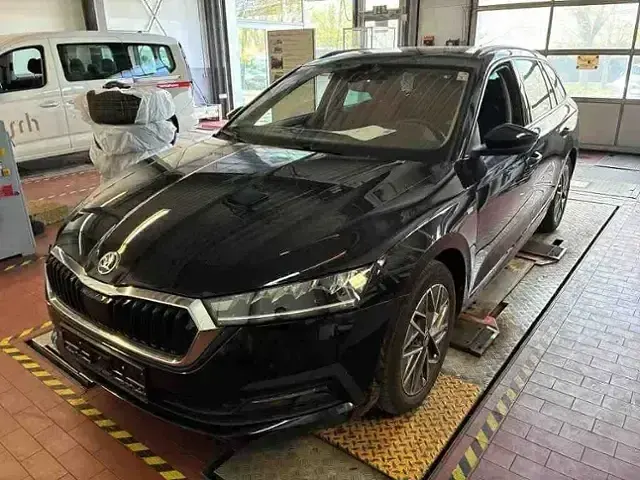 Usata Skoda Octavia Ambition 150 CV (110 kW) 2023 Nero Station wagon