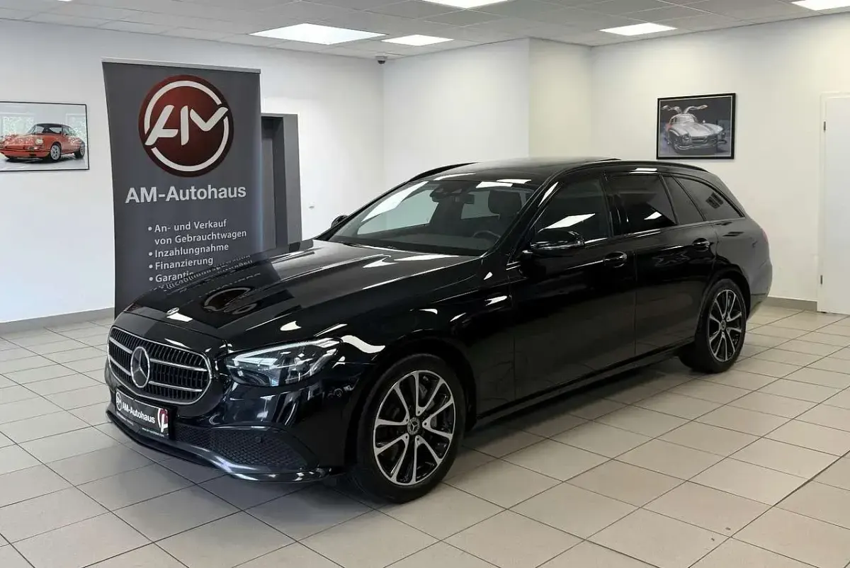 Gebraucht Mercedes E220 Exclusive 200 PS (147 kW) 2022 Baltic black Kombi