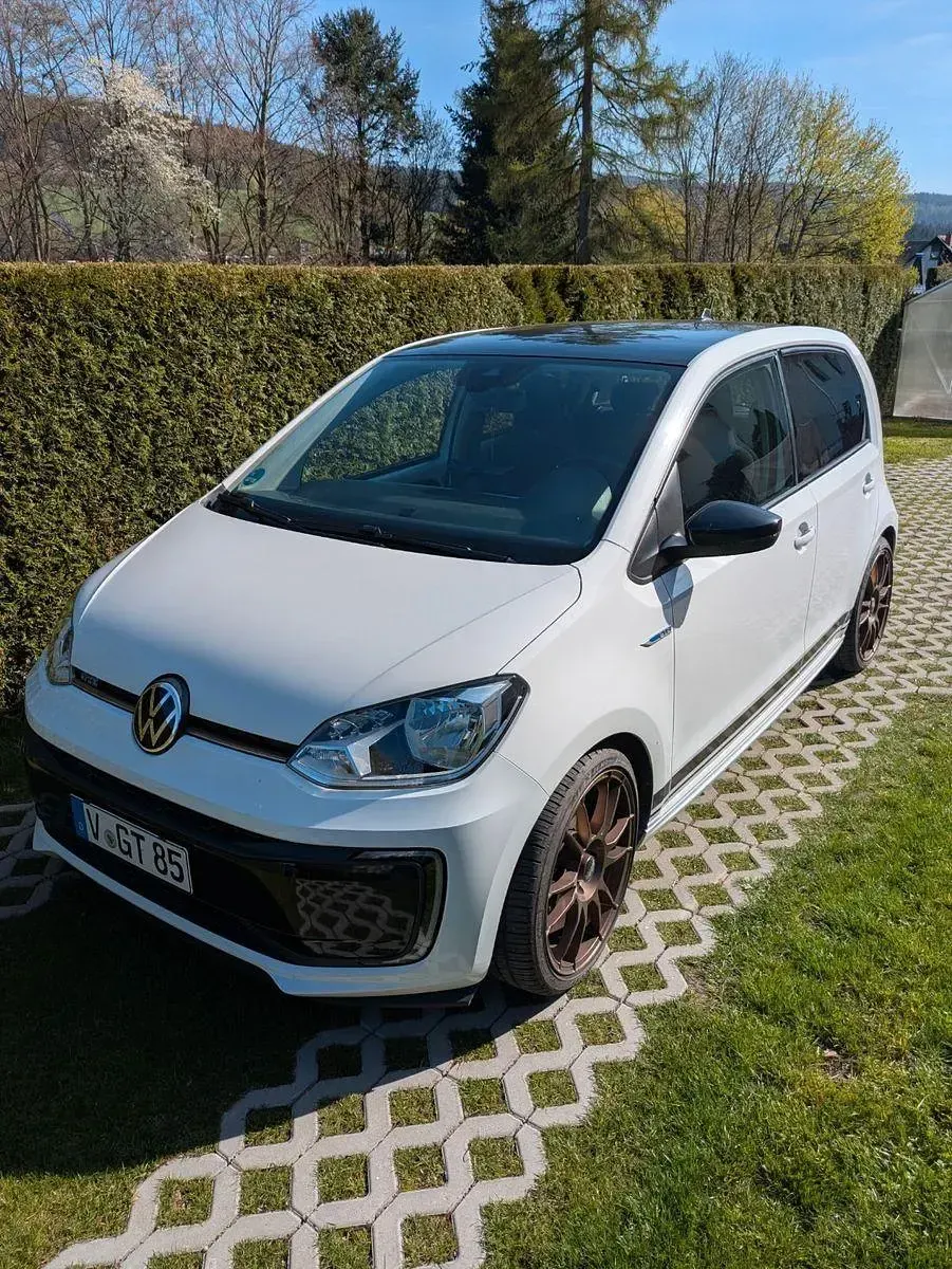 Używany VW e-up! Style 61 kW (83 KM) 2020 Biały Hatchback