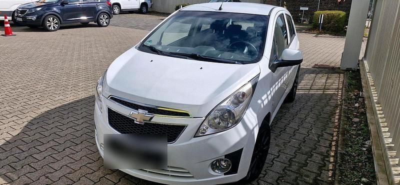 Gebraucht Chevrolet Spark 68 PS (50 kW) 2011 Weiß Kleinwagen