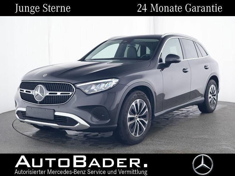 831 lack graphitgrau (metallic) Gebraucht 2023 Mercedes GLC220 Avantgarde SUV | 50.885 € (Fairer Preis) - Bild 1/4