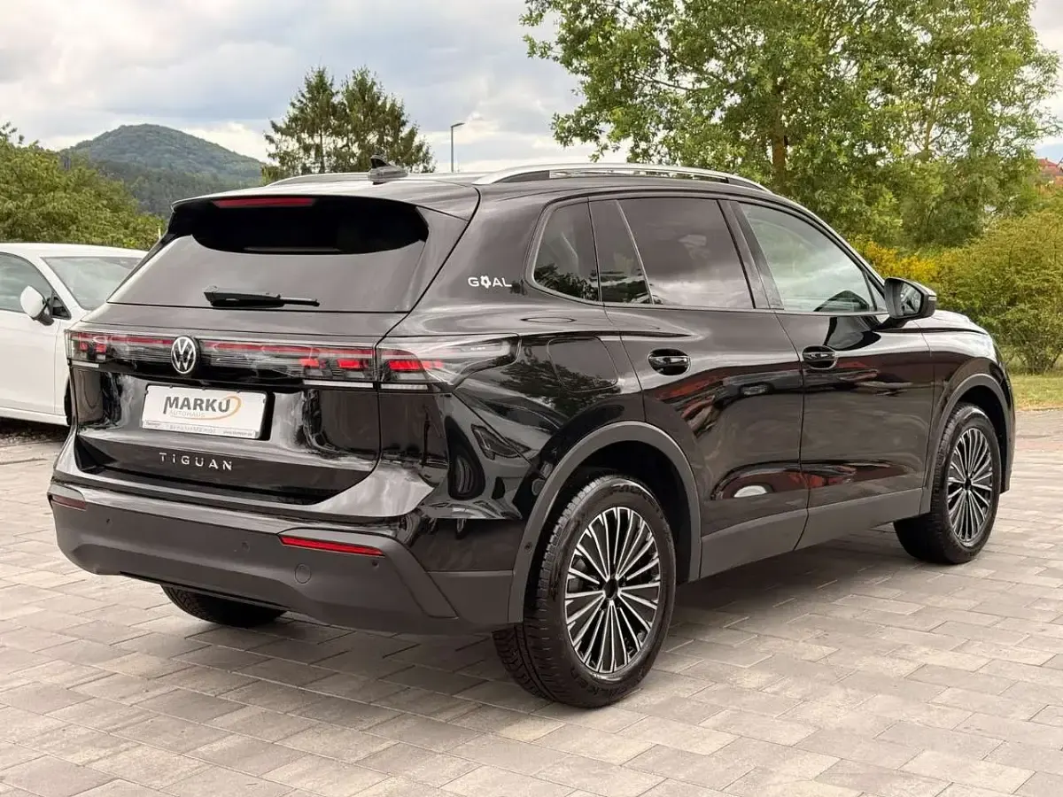 Gebraucht VW Tiguan Pro 150 PS (110 kW) 2025 Schwarz SUV