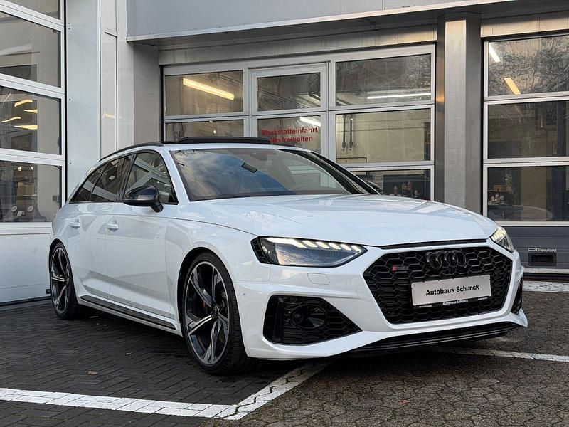 Gebraucht Audi RS4 Ambiente 450 PS (330 kW) 2023 Weiß Kombi