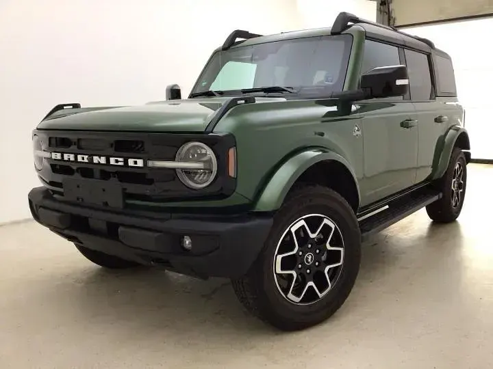Gebraucht Ford Bronco Outer Banks 2023 Grün SUV