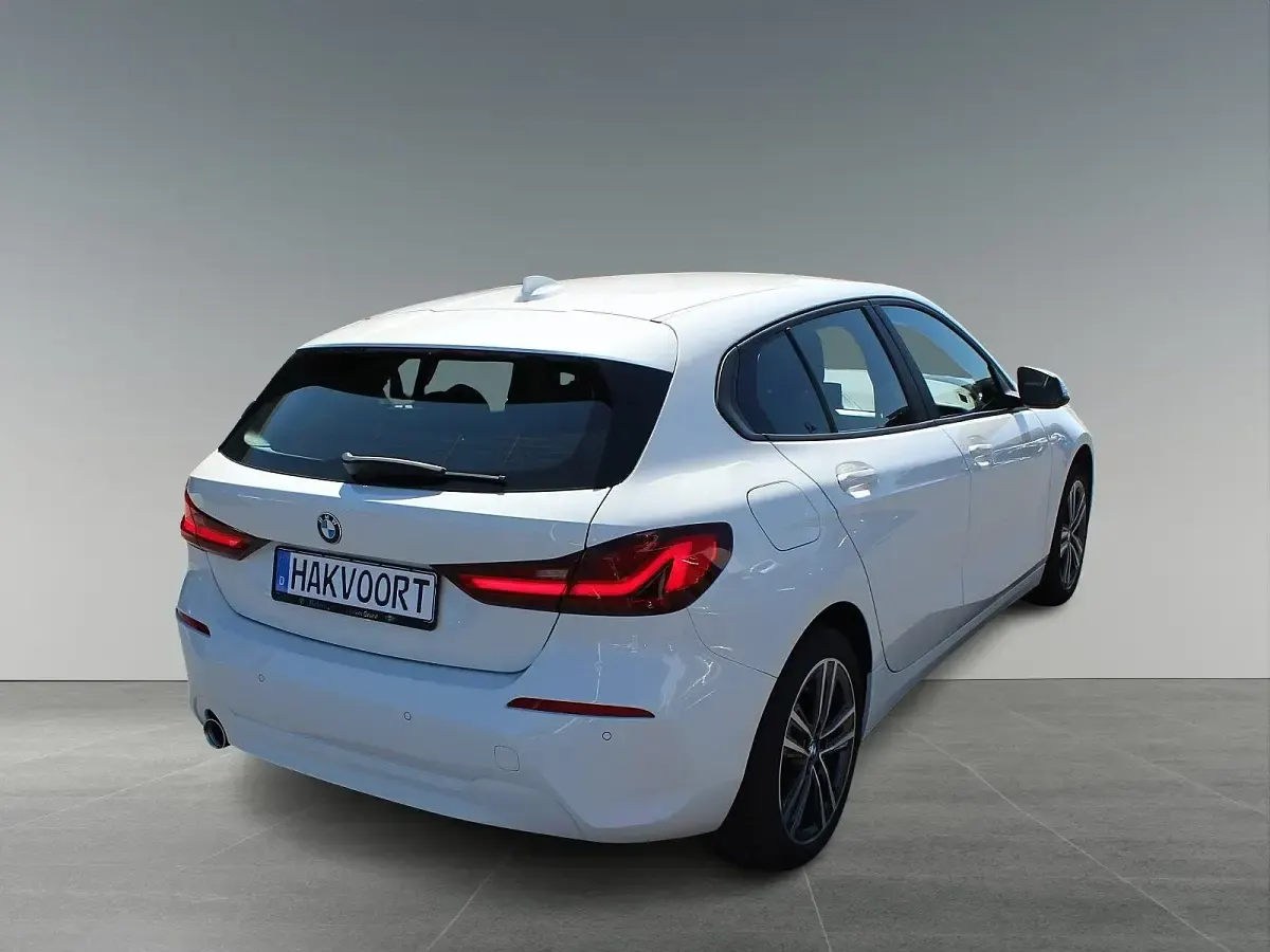 Gebraucht BMW 118 Advantage 136 PS (100 kW) 2024 Weiß Limousine