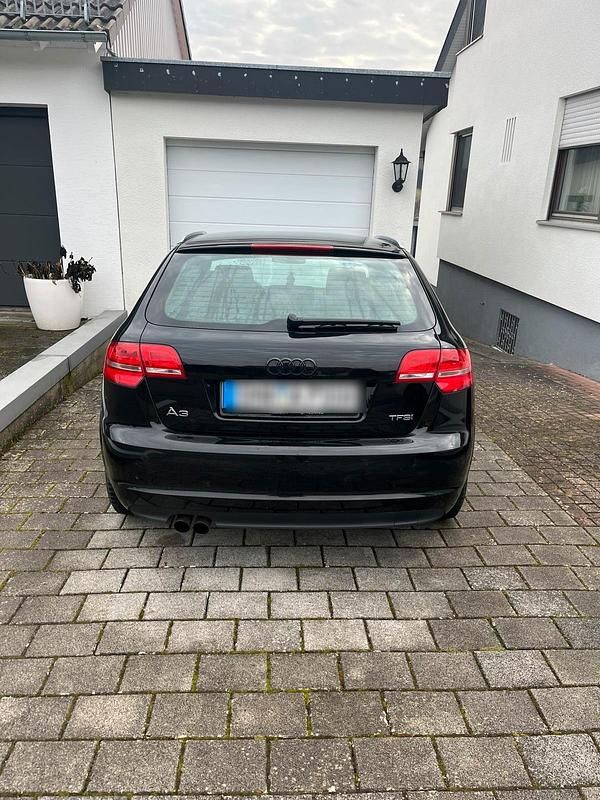 Gebraucht Audi A3 Comfort 125 PS (91 kW) 2011 Schwarz Kleinwagen
