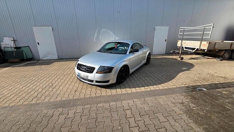 Second-hand Audi TT S-Line 180 CP (132 kW) 2000 Argintiu Coupe