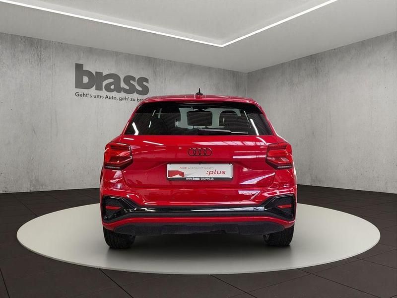 Używany Audi Q2 S-Line 150 KM (110 kW) 2022 Czerwony SUV