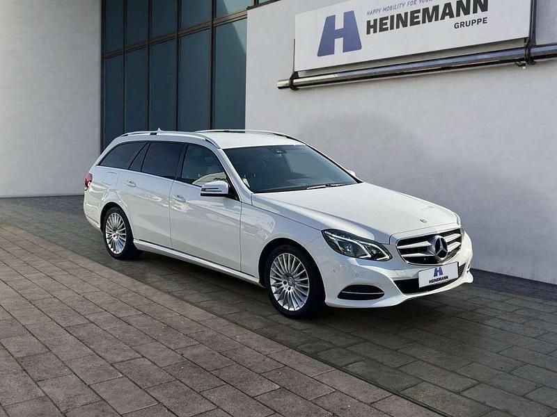 Gebraucht Mercedes E200 Avantgarde 184 PS (135 kW) 2013 Polarweiss  unilack Kombi