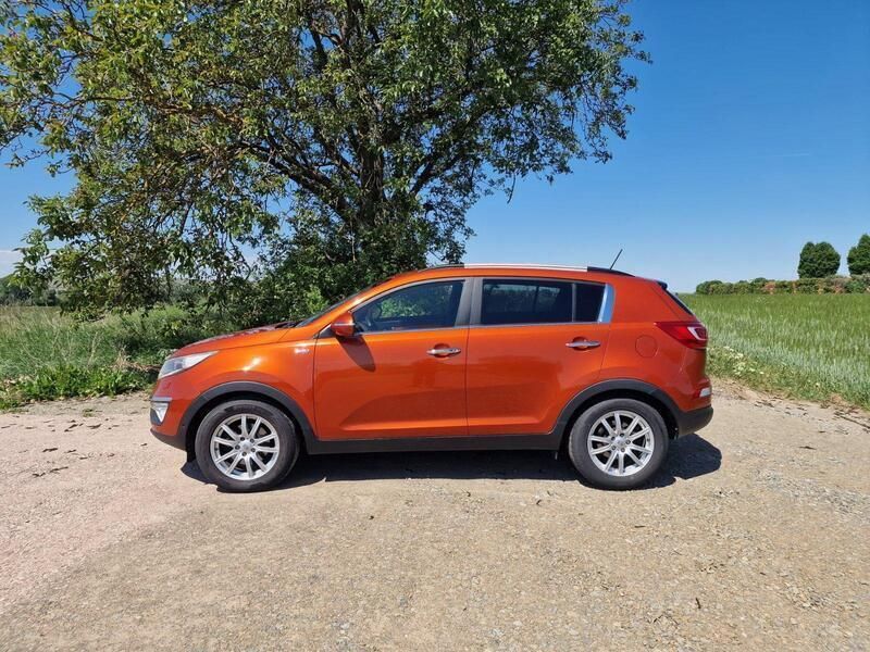 Orange Gebraucht 2013 Kia Sportage FIFA World Cup Edition SUV | 9.999 € (Fairer Preis) - Bild 1/4
