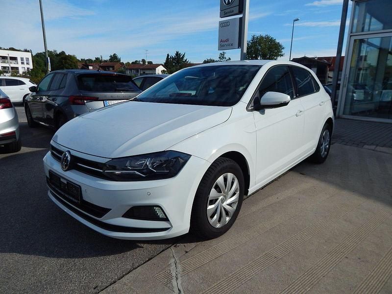 Weiß Gebraucht 2018 VW Polo Comfortline Kleinwagen | 11.280 € (Fairer Preis) - Bild 1/4