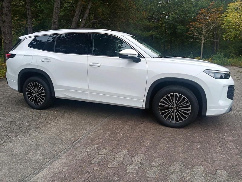 Weiß Gebraucht 2025 VW Tayron Life SUV | 38.980 € (Superpreis) - Bild 1/4