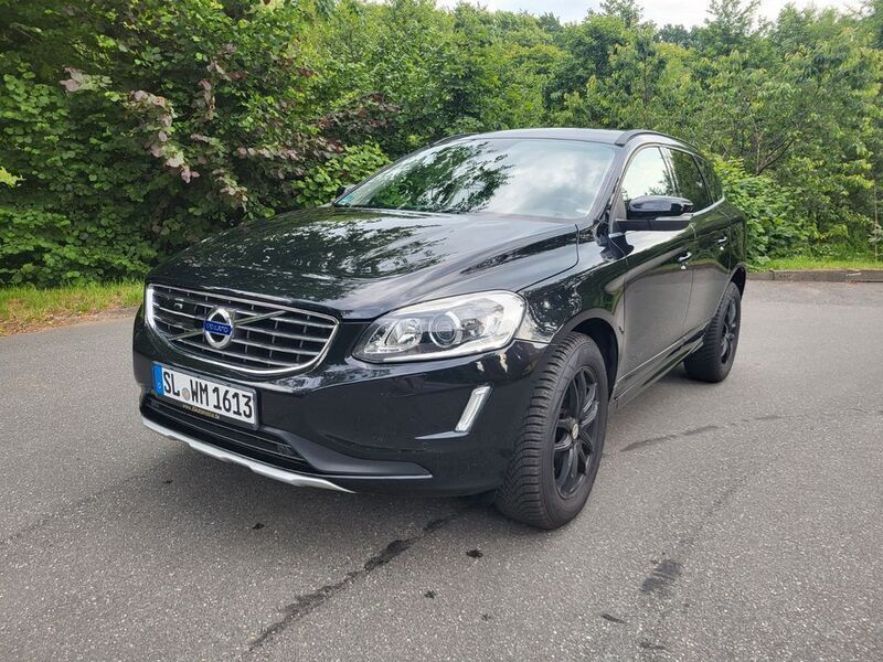 Schwarz Gebraucht 2015 Volvo XC60 Momentum SUV | 22.000 € (Fairer Preis) - Bild 1/4