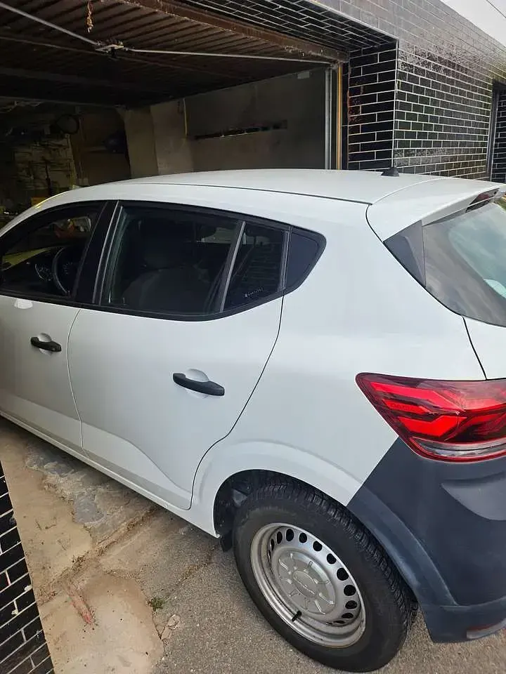 Gebraucht Dacia Sandero 67 PS (49 kW) 2021 Weiß Kleinwagen