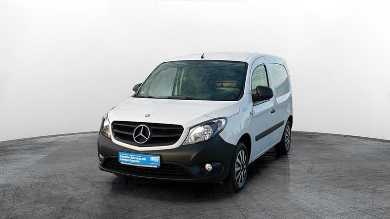 Weiß Gebraucht 2019 Mercedes Citan 109 Van / Kleinbus | 8.650 € (Fairer Preis) - Bild 1/4