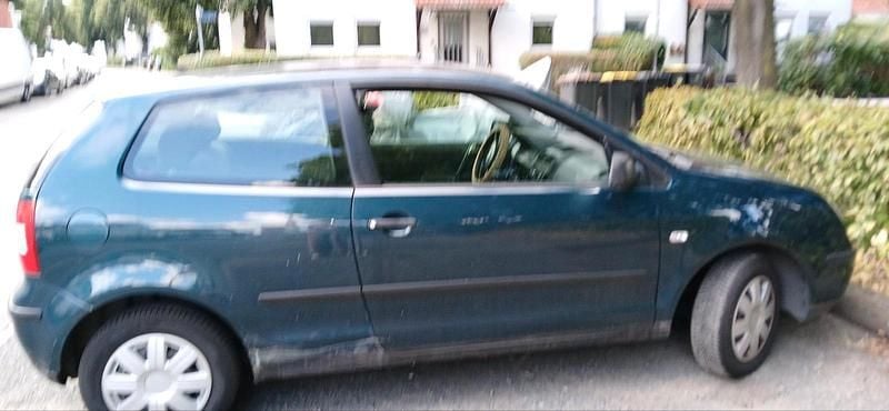 Grün Gebraucht 2003 VW Polo Kleinwagen | 300 € (Superpreis) - Bild 1/4