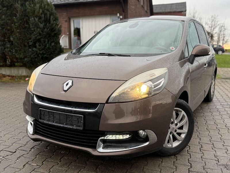 Gebraucht Renault Scénic III Dynamique 131 PS (96 kW) 2013 Braun Van / Kleinbus
