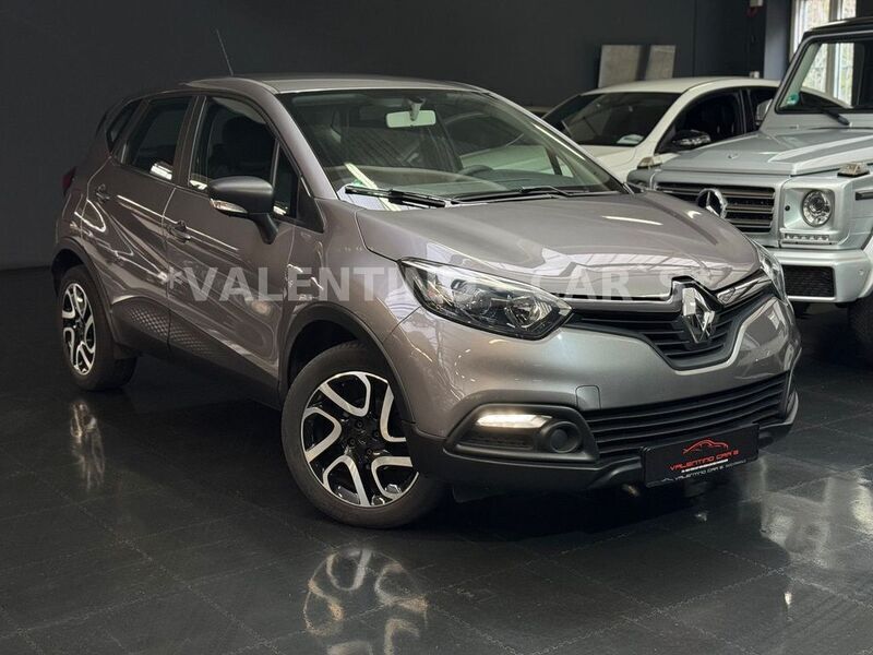 Grau Gebraucht 2017 Renault Captur Life SUV | 9.299 € (Fairer Preis) - Bild 1/4