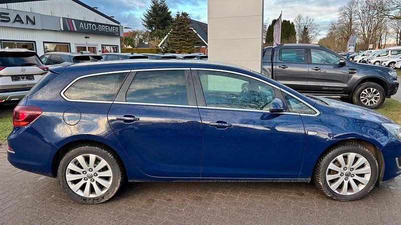 Gebraucht Opel Astra 136 PS (100 kW) 2014 Blau Kombi
