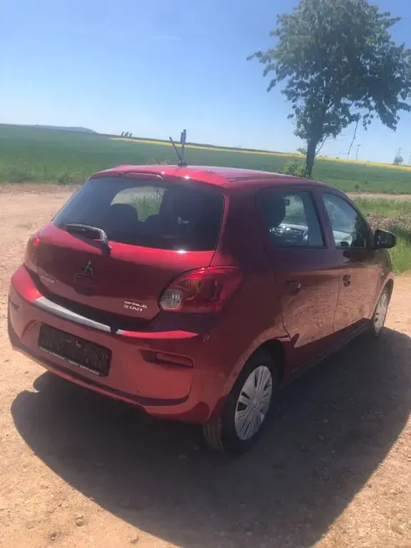 Gebraucht Mitsubishi Space Star Diamant Edition 71 PS (52 kW) 2016 Rot Kleinwagen