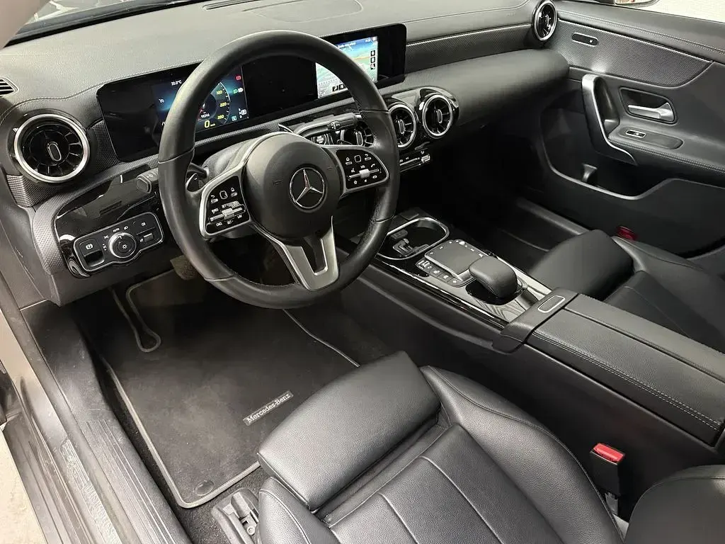Gebraucht Mercedes CLA220 Shooting Brake 190 PS (139 kW) 2021 Grau Kombi