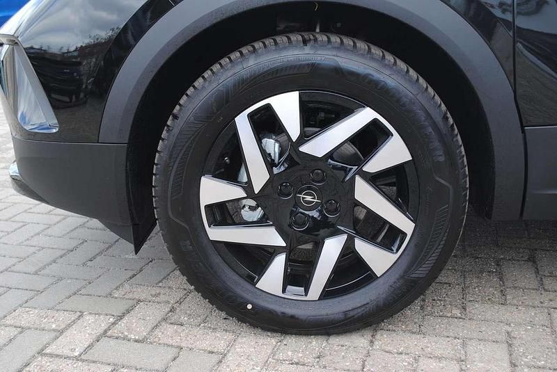 Neu Opel Mokka Elegance 136 PS (100 kW) 2026 Lackierung schwarz perla nera/typ aussenverkleidung metalliclackierung SUV