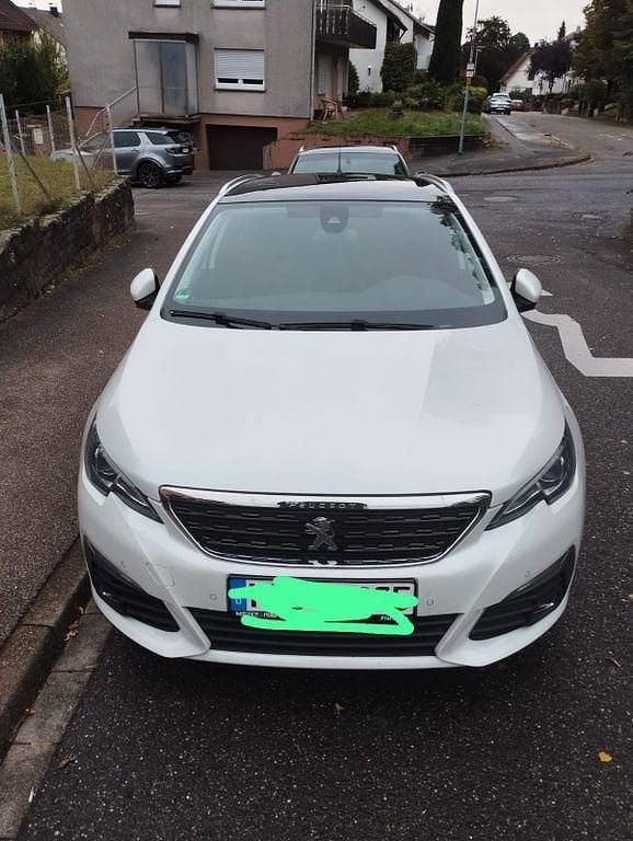 Weiß Gebraucht 2018 Peugeot 308 Allure Kombi | 7.200 € (Guter Preis) - Bild 1/4