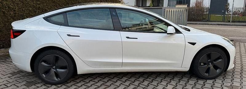 Gebraucht Tesla Model 3 RWD 239 kW (325 PS) 2022 Weiß Limousine