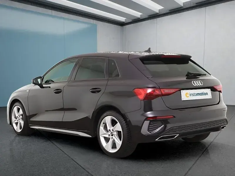 Gebraucht Audi A3 Sportback 110 PS (80 kW) 2023 Schwarz Kleinwagen