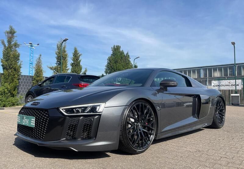 Grau metallic Gebraucht 2018 Audi R8 Coupé Sport Coupé | 125.320 € (Teuer) - Bild 1/4