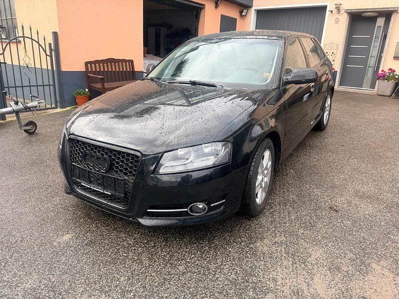 Schwarz Gebraucht 2011 Audi A3 Sportback S-Line Kleinwagen | 4.950 € (Superpreis) - Bild 1/4