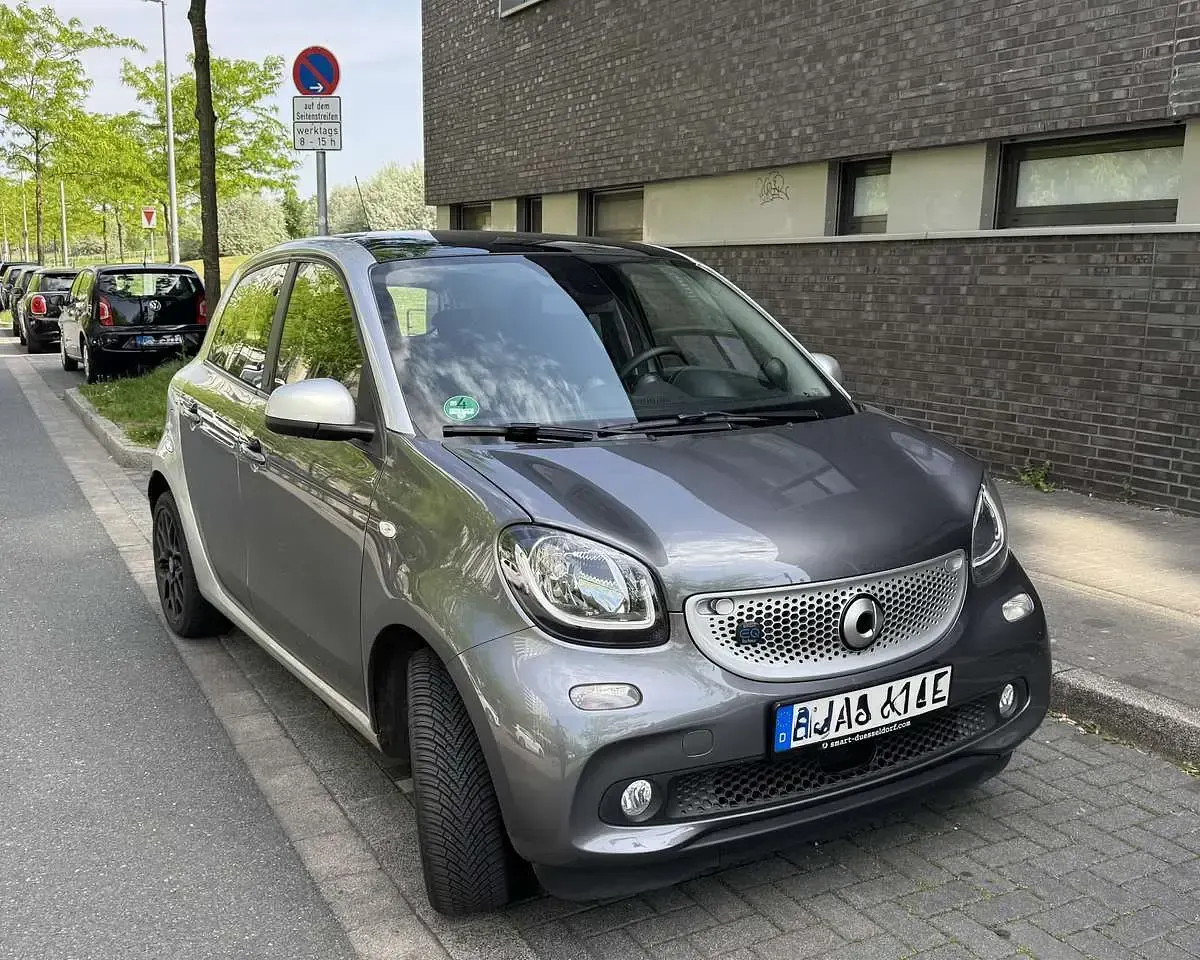 Gebraucht Smart ForFour Electric Drive 60 kW (82 PS) 2019 Grau Kleinwagen