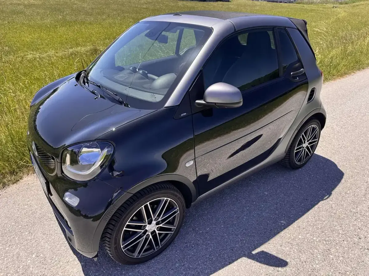 Gebraucht Smart ForTwo Cabrio Basis 90 PS (66 kW) 2018 Grau Cabrio
