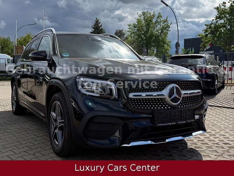 Schwarz Gebraucht 2021 Mercedes GLB200 AMG line SUV | 25.300 € (Teuer) - Bild 1/4