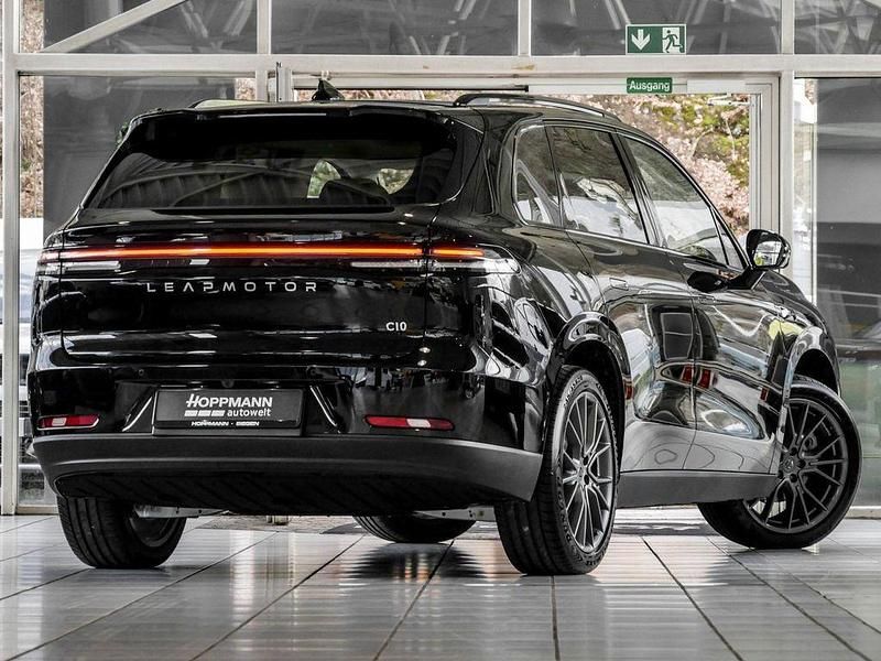 Neu Leapmotor C10 160 kW (218 PS) 2026 Metallic black SUV