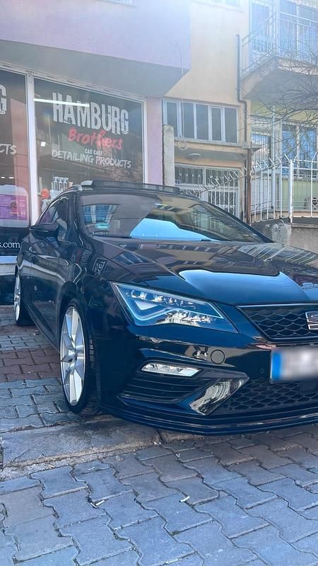 Second-hand Seat Leon ST 4Drive 300 CP (220 kW) 2017 Negru Break