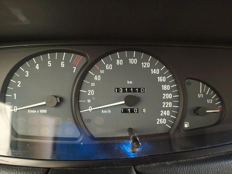 Blau Gebraucht 2001 Opel Omega Kombi | 750 € - Bild 1/4