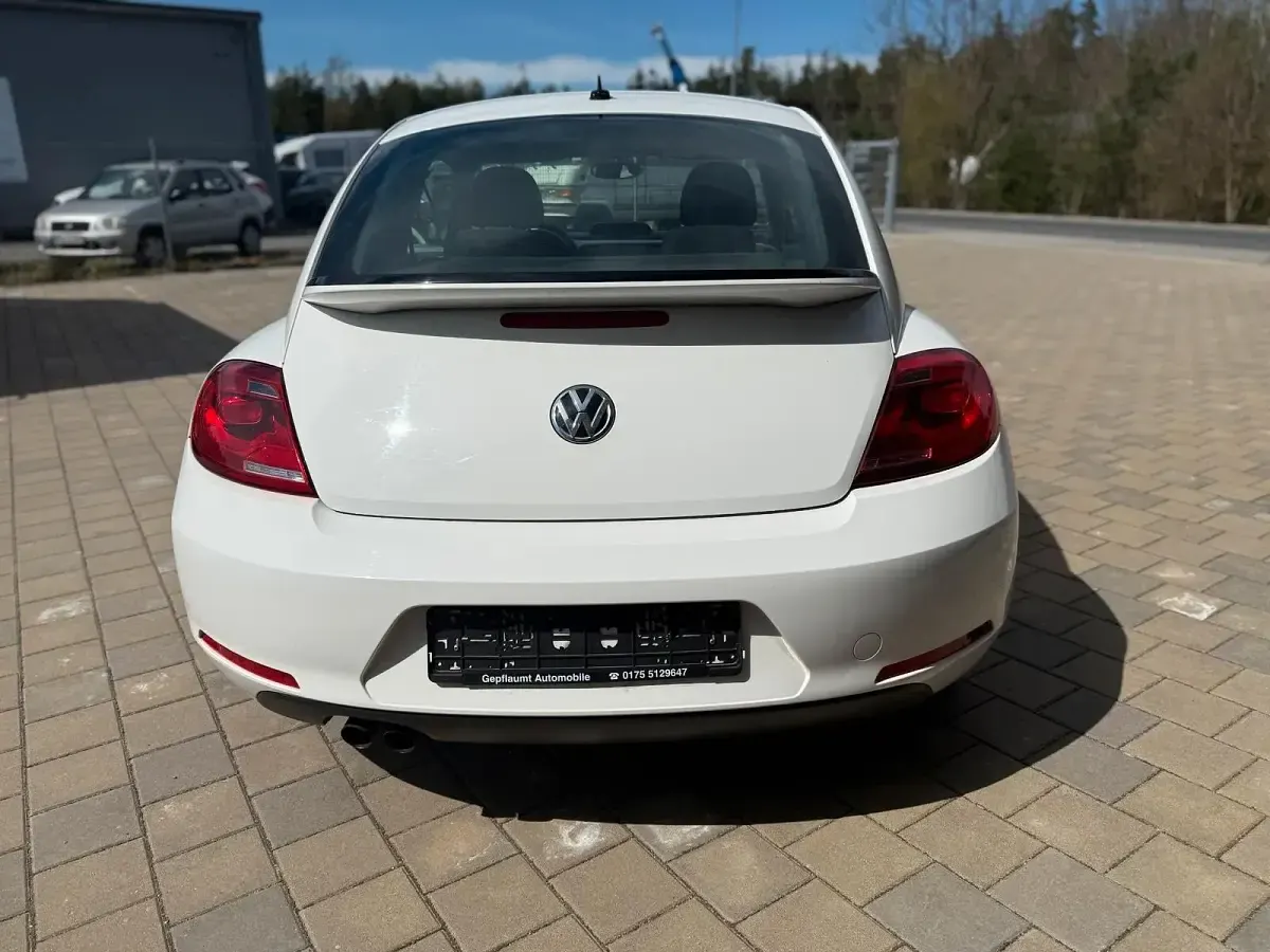 Używany VW Beetle Design 160 KM (117 kW) 2013 Biały Hatchback
