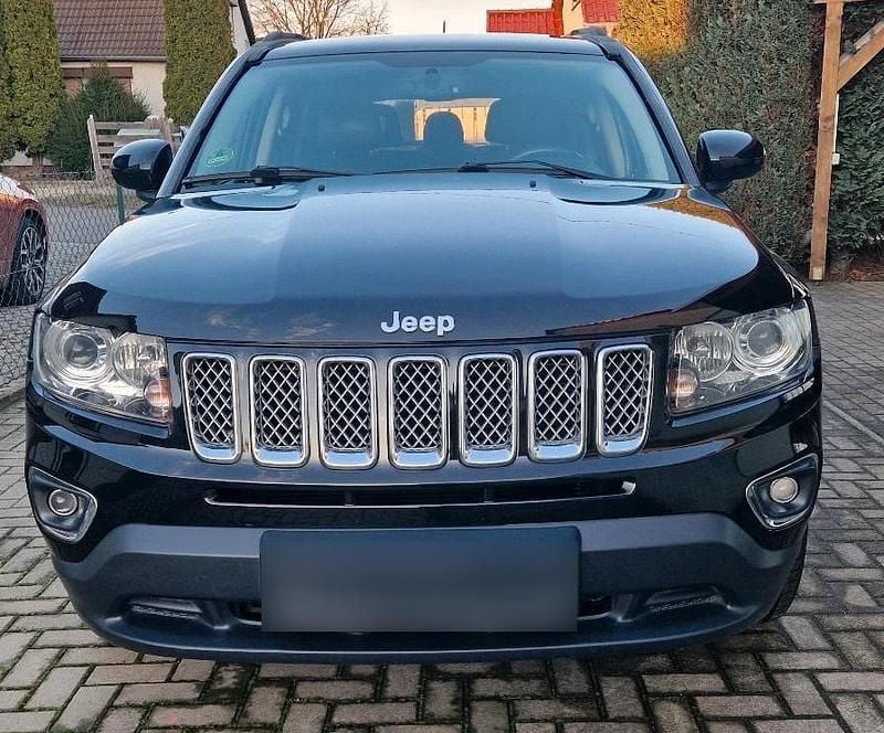 Gebraucht Jeep Compass Limited 170 PS (125 kW) 2015 Schwarz SUV