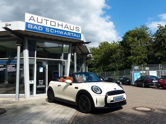 Pepper white Gebraucht 2022 Mini One Cabriolet Classic Cabrio | 23.750 € (Fairer Preis) - Bild 1/4