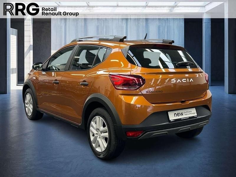 Gebraucht Dacia Sandero Essentiel 101 PS (74 kW) 2024 Atacamaorange Kleinwagen