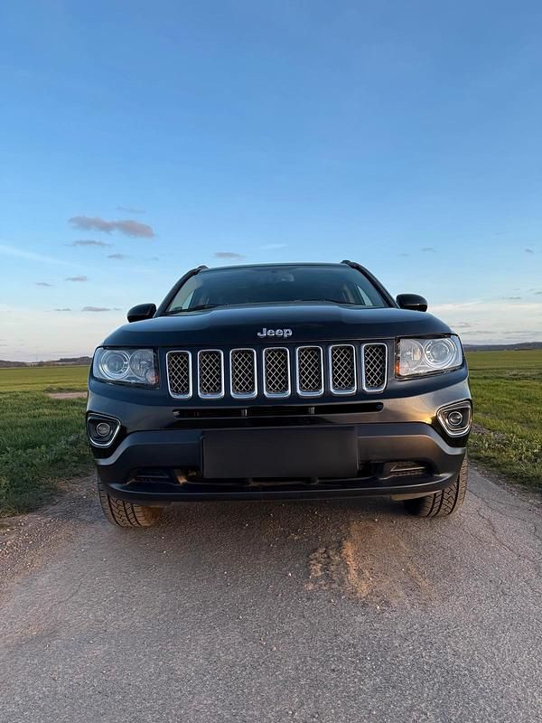 Gebraucht Jeep Compass Limited 170 PS (125 kW) 2015 Schwarz SUV