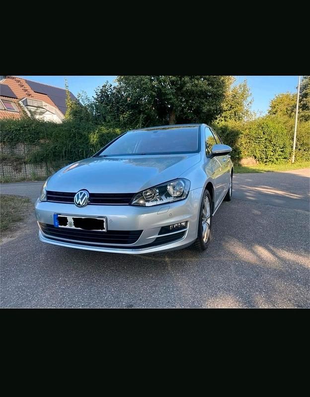 Silber Gebraucht 2015 VW Golf VII LOUNGE Limousine | 7.900 € (Superpreis) - Bild 1/4
