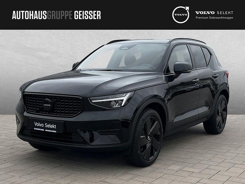 Neu Volvo XC40 Plus 163 PS (119 kW) 2025 Onyx schwarz SUV