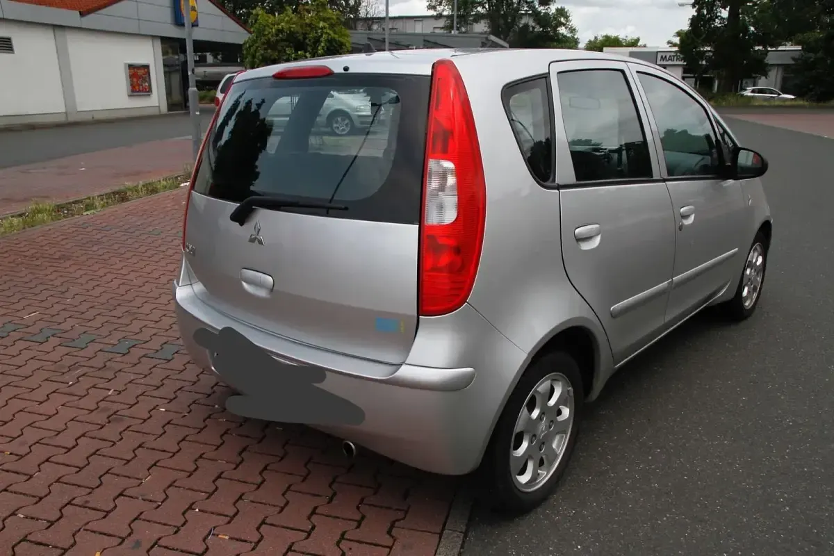 Second-hand Mitsubishi Colt 70 CP (51 kW) 2008 Gri Hatchback