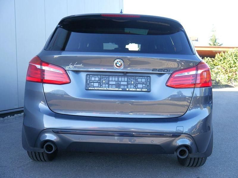 Gebraucht BMW 220 Sport Line 178 PS (130 kW) 2021 Mineralgrau Van / Kleinbus