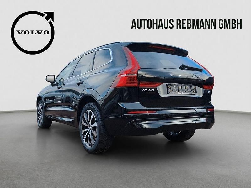 Gebraucht Volvo XC60 Core 197 PS (144 kW) 2023 Schwarz SUV