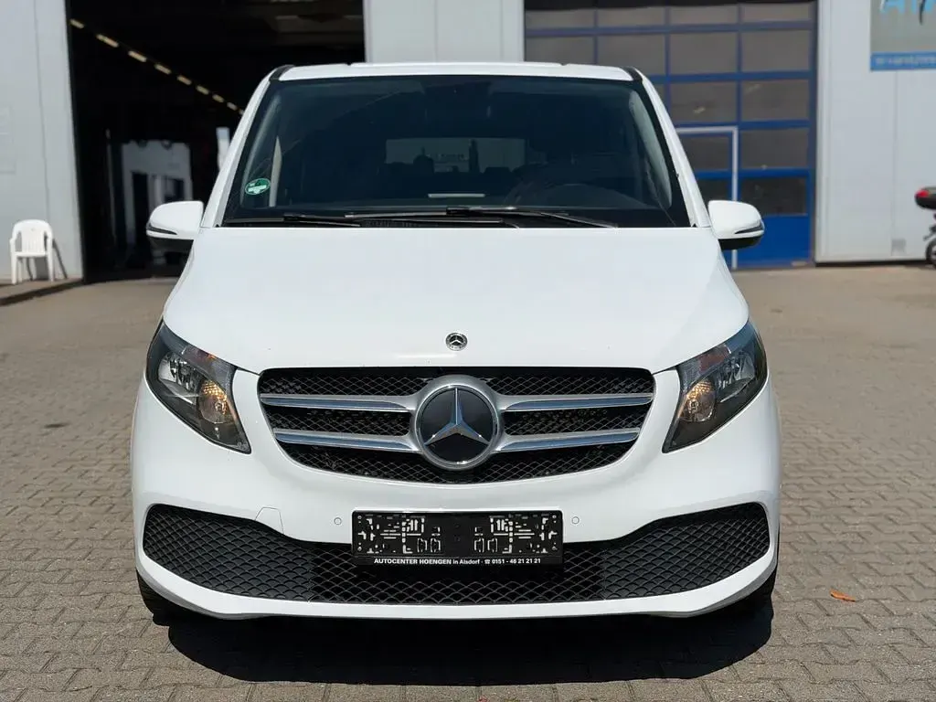 Gebraucht Mercedes V220 163 PS (119 kW) 2021 Weiß Van / Kleinbus